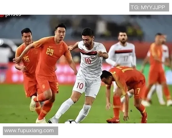 重庆足球队团队协作引发热议球迷对战术配合与球员表现展开激烈讨论